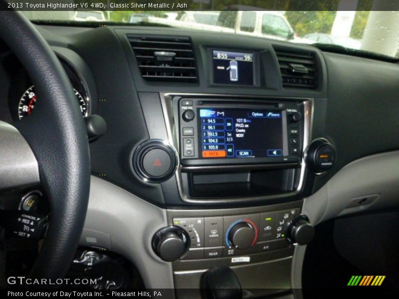 Classic Silver Metallic / Ash 2013 Toyota Highlander V6 4WD