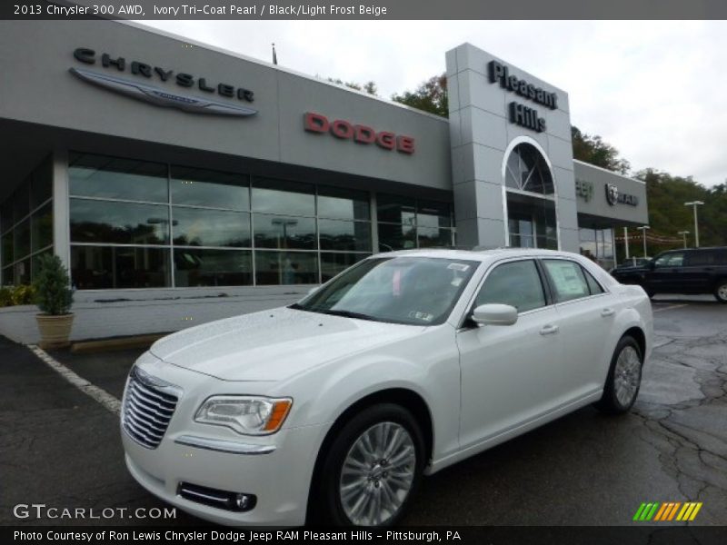 Ivory Tri-Coat Pearl / Black/Light Frost Beige 2013 Chrysler 300 AWD
