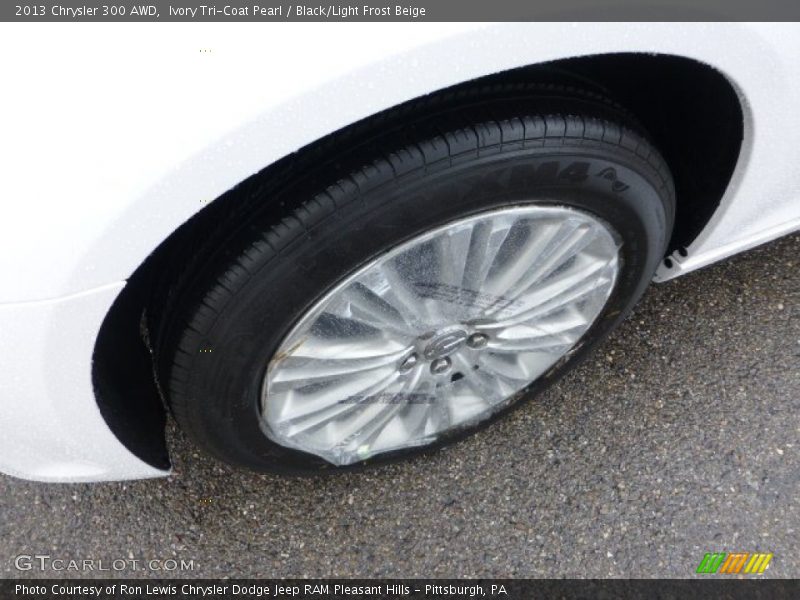 Ivory Tri-Coat Pearl / Black/Light Frost Beige 2013 Chrysler 300 AWD