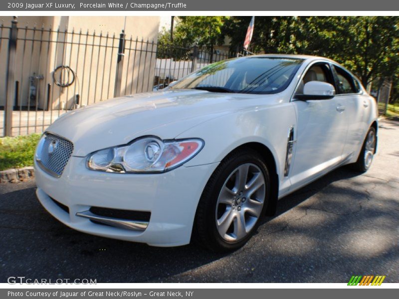 Porcelain White / Champagne/Truffle 2009 Jaguar XF Luxury