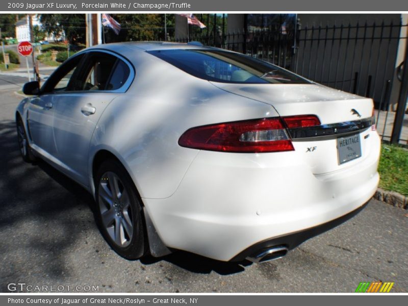 Porcelain White / Champagne/Truffle 2009 Jaguar XF Luxury