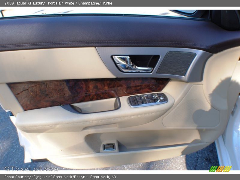 Porcelain White / Champagne/Truffle 2009 Jaguar XF Luxury