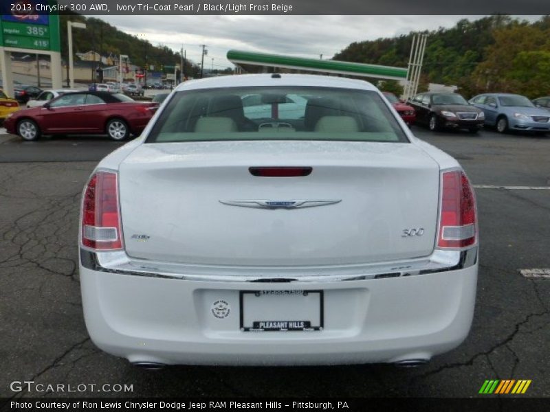 Ivory Tri-Coat Pearl / Black/Light Frost Beige 2013 Chrysler 300 AWD