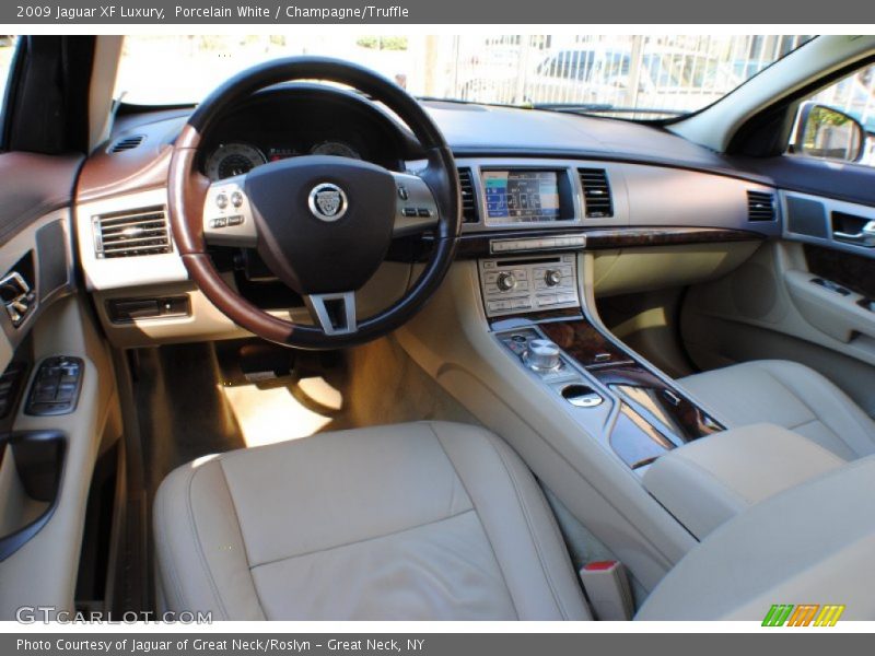 Porcelain White / Champagne/Truffle 2009 Jaguar XF Luxury