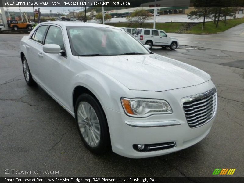 Front 3/4 View of 2013 300 AWD