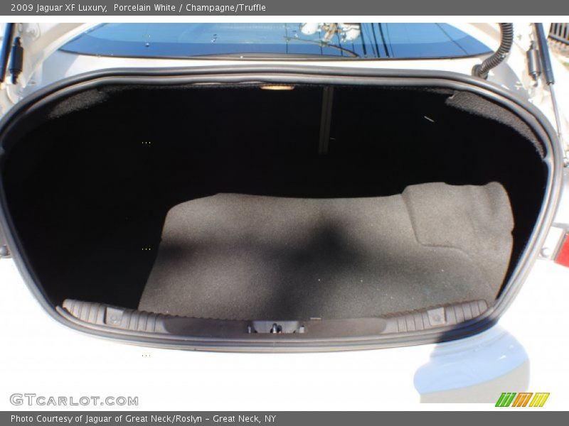 Porcelain White / Champagne/Truffle 2009 Jaguar XF Luxury