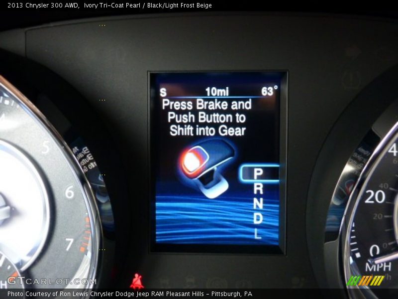 Ivory Tri-Coat Pearl / Black/Light Frost Beige 2013 Chrysler 300 AWD