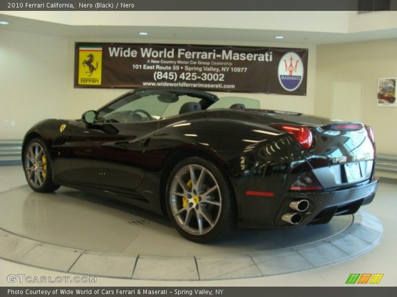 Nero (Black) / Nero 2010 Ferrari California