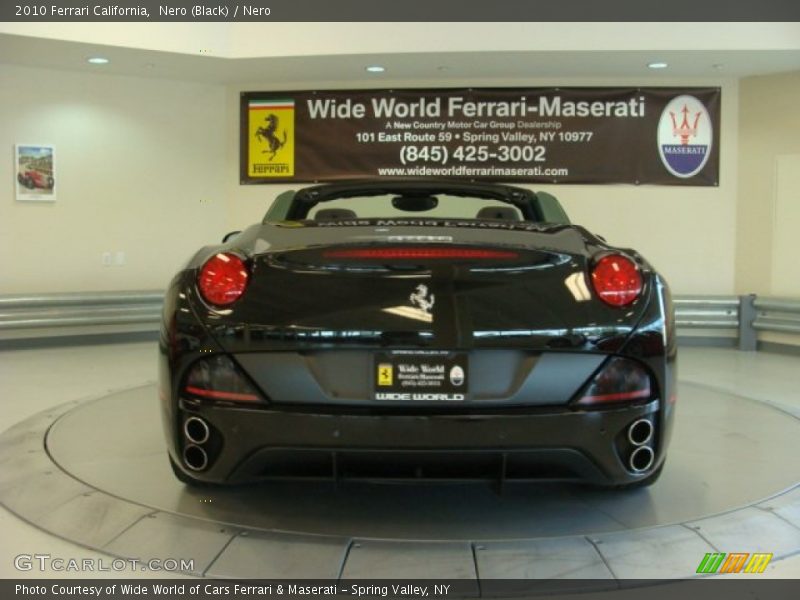 Nero (Black) / Nero 2010 Ferrari California