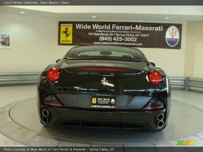 Nero (Black) / Nero 2010 Ferrari California