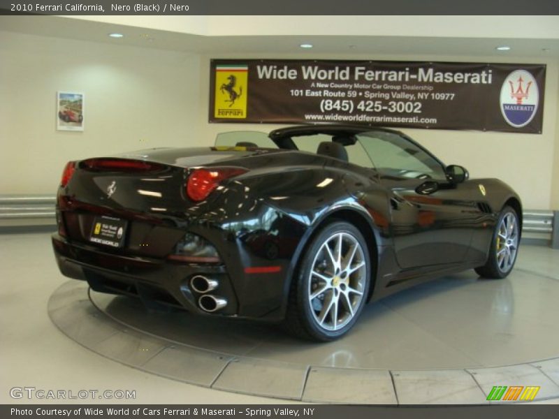 Nero (Black) / Nero 2010 Ferrari California