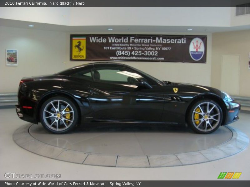 Nero (Black) / Nero 2010 Ferrari California