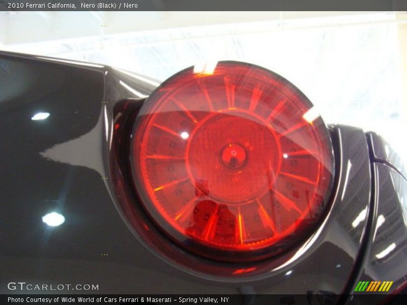 Nero (Black) / Nero 2010 Ferrari California