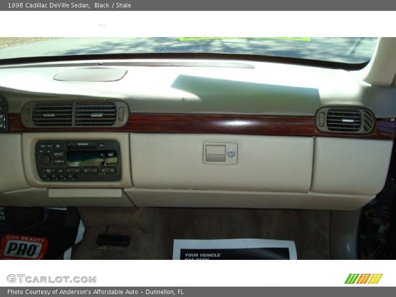 Black / Shale 1998 Cadillac DeVille Sedan