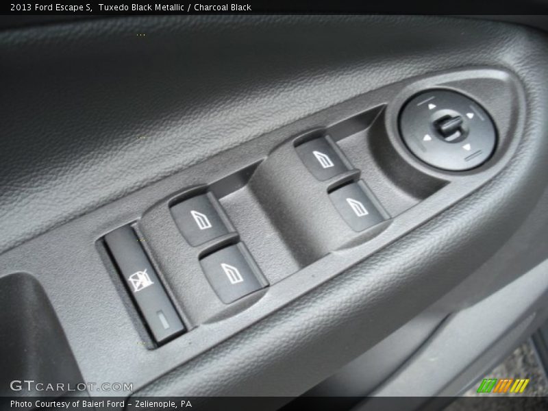 Tuxedo Black Metallic / Charcoal Black 2013 Ford Escape S
