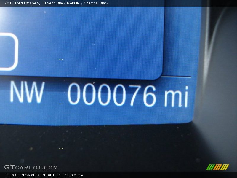 Tuxedo Black Metallic / Charcoal Black 2013 Ford Escape S