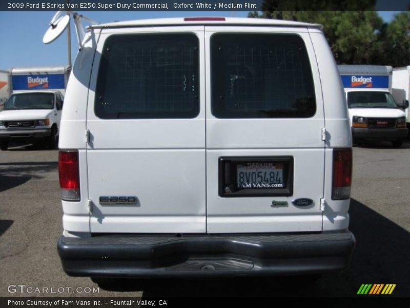 Oxford White / Medium Flint 2009 Ford E Series Van E250 Super Duty Commercial