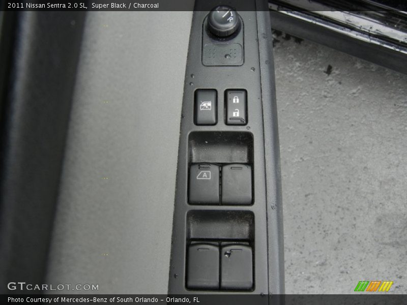 Super Black / Charcoal 2011 Nissan Sentra 2.0 SL