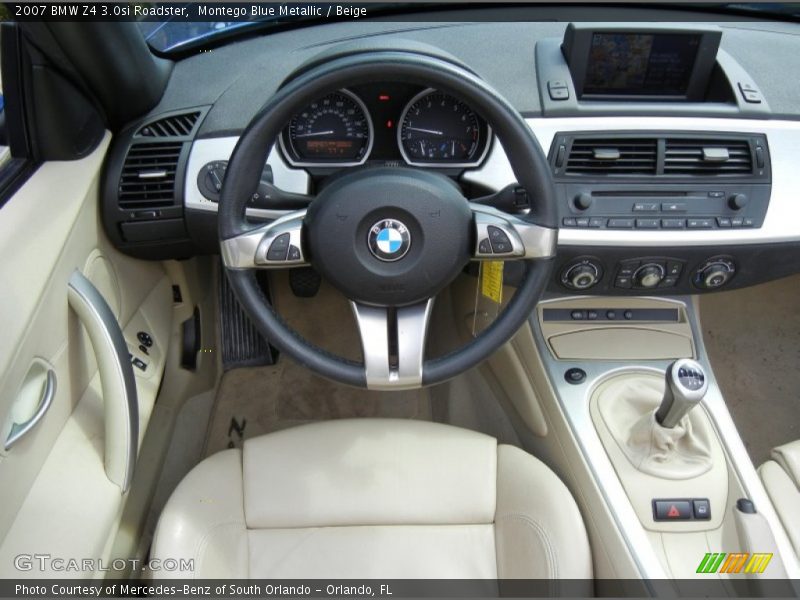 Dashboard of 2007 Z4 3.0si Roadster