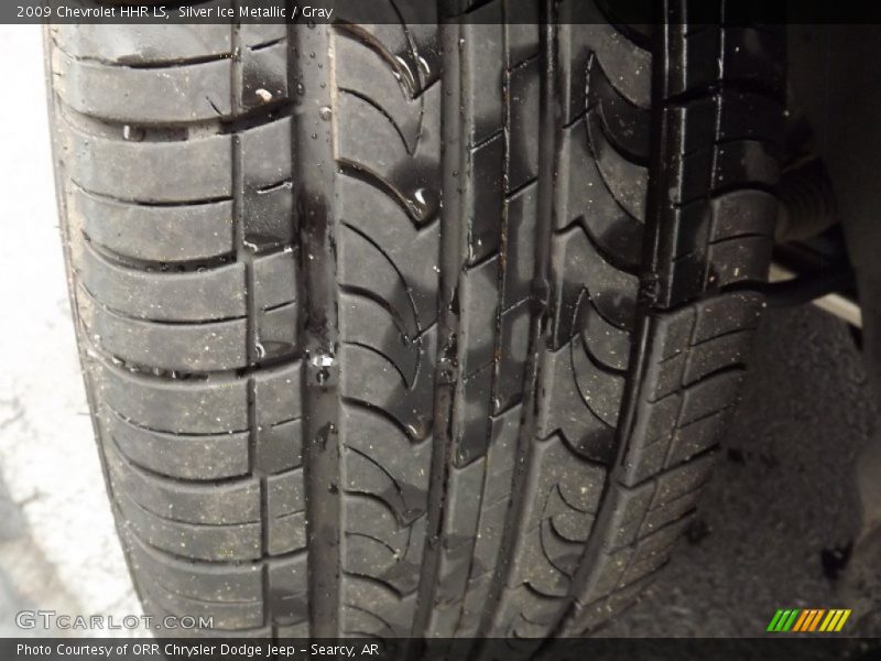 Silver Ice Metallic / Gray 2009 Chevrolet HHR LS