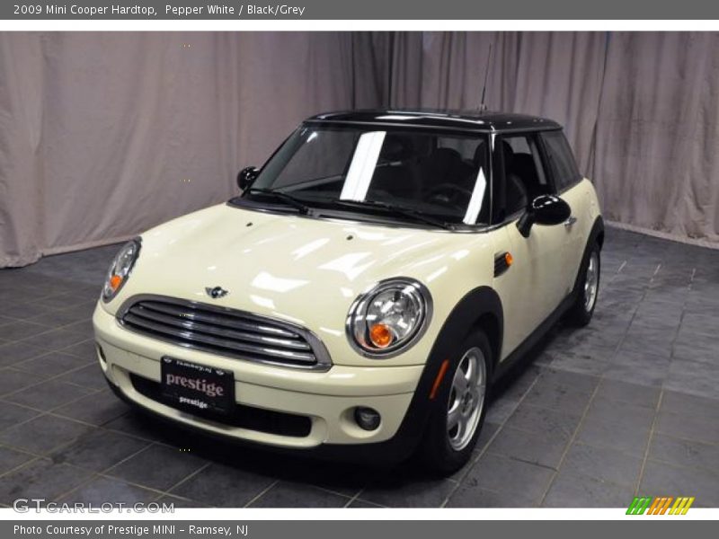 Pepper White / Black/Grey 2009 Mini Cooper Hardtop