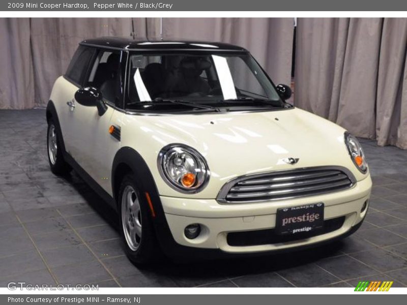 Pepper White / Black/Grey 2009 Mini Cooper Hardtop