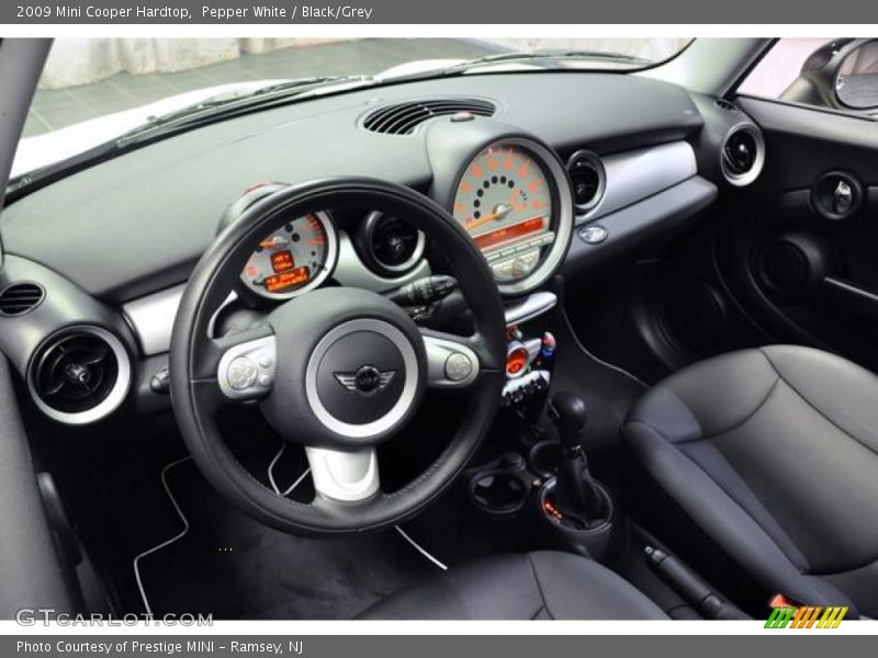 Pepper White / Black/Grey 2009 Mini Cooper Hardtop