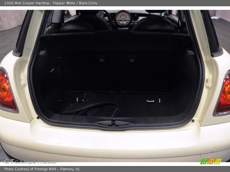 Pepper White / Black/Grey 2009 Mini Cooper Hardtop