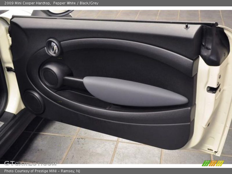 Pepper White / Black/Grey 2009 Mini Cooper Hardtop