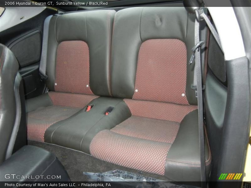 Rear Seat of 2006 Tiburon GT