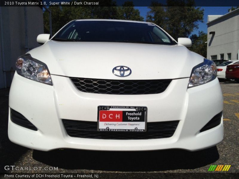 Super White / Dark Charcoal 2010 Toyota Matrix 1.8