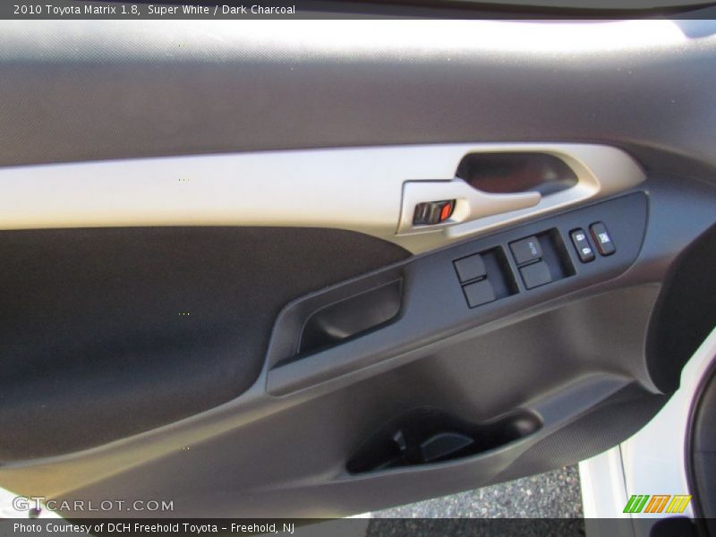Super White / Dark Charcoal 2010 Toyota Matrix 1.8