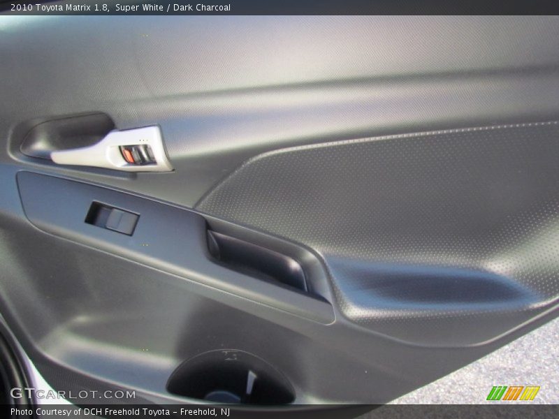 Super White / Dark Charcoal 2010 Toyota Matrix 1.8
