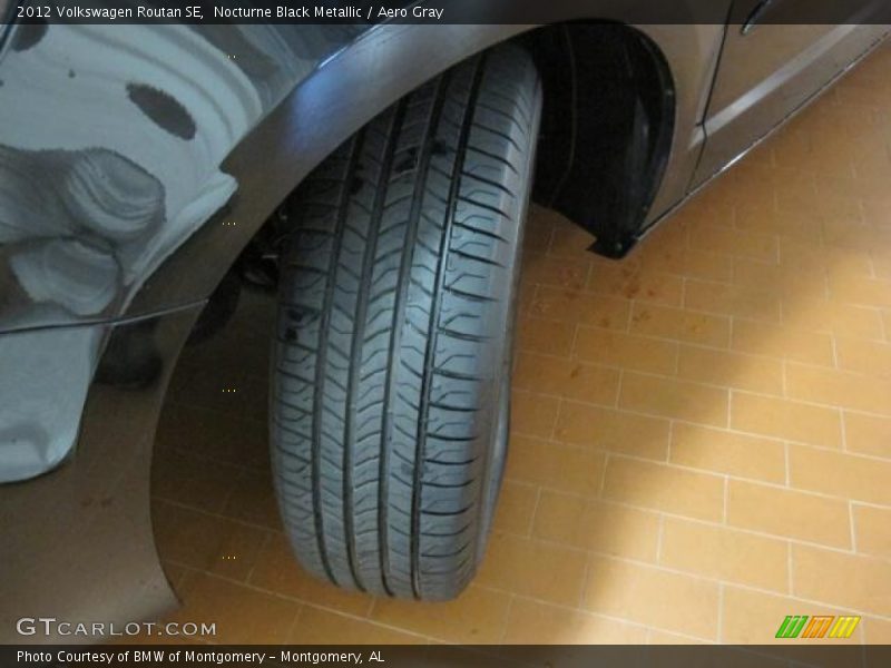 Nocturne Black Metallic / Aero Gray 2012 Volkswagen Routan SE