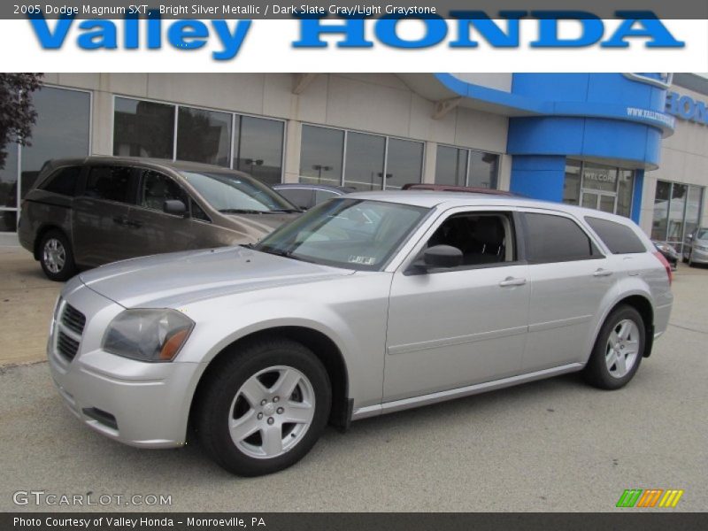 Bright Silver Metallic / Dark Slate Gray/Light Graystone 2005 Dodge Magnum SXT