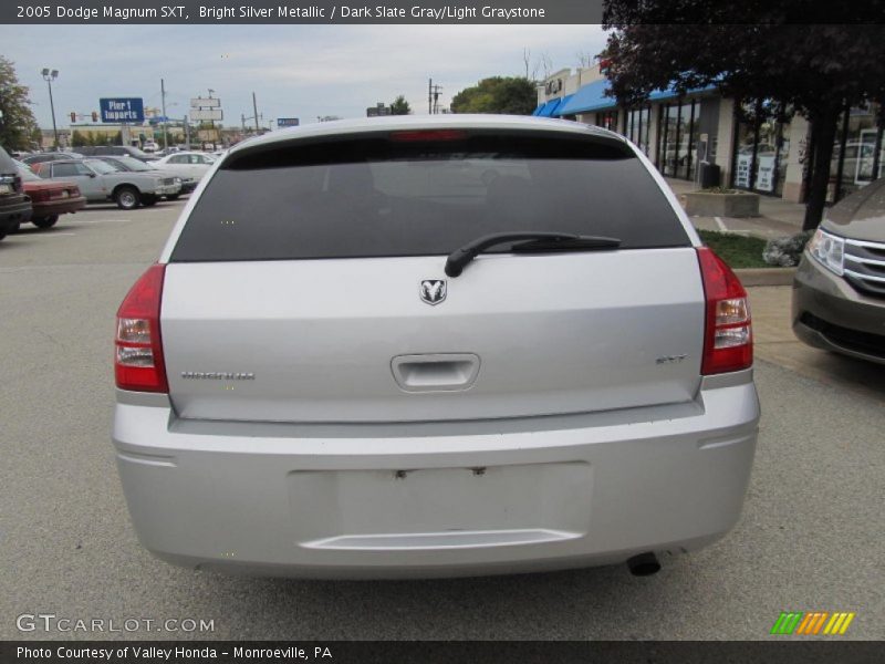 Bright Silver Metallic / Dark Slate Gray/Light Graystone 2005 Dodge Magnum SXT