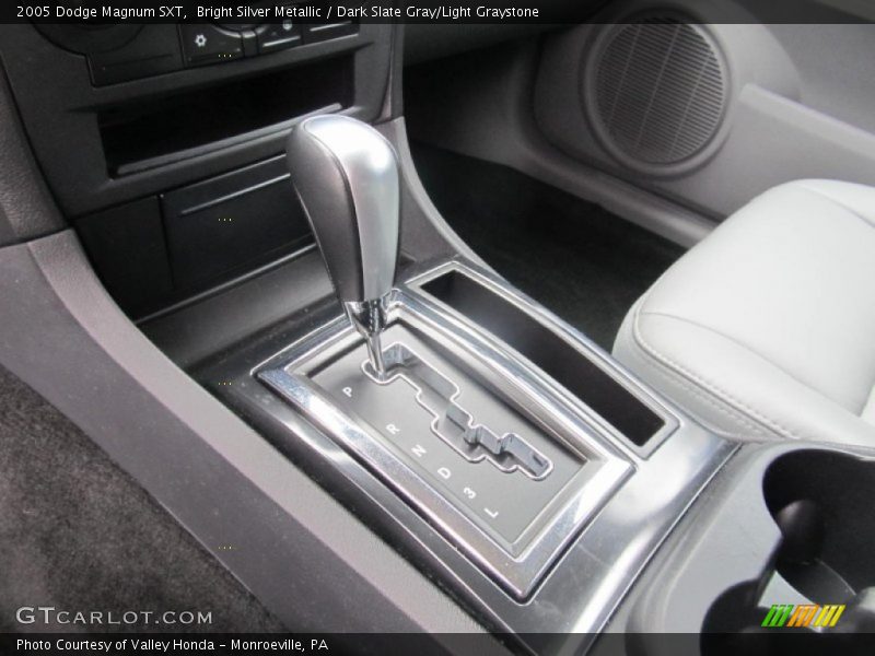 Bright Silver Metallic / Dark Slate Gray/Light Graystone 2005 Dodge Magnum SXT