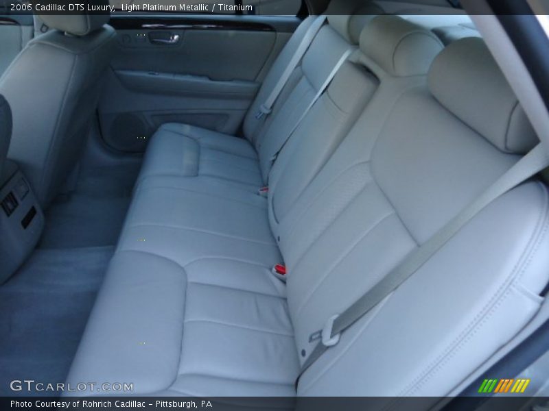 Light Platinum Metallic / Titanium 2006 Cadillac DTS Luxury