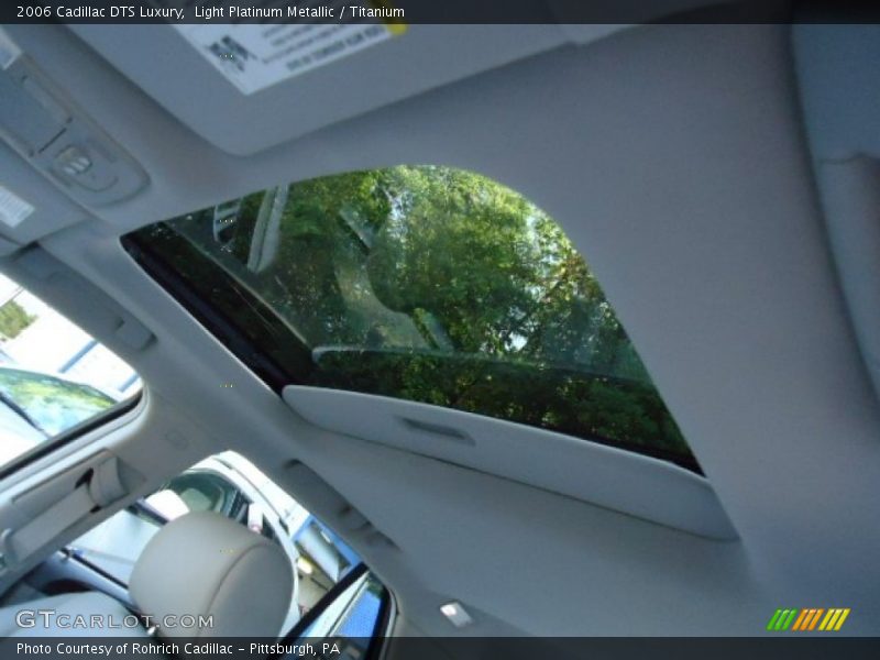 Light Platinum Metallic / Titanium 2006 Cadillac DTS Luxury