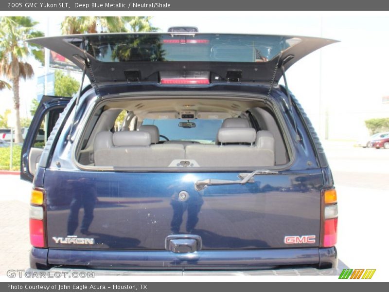 Deep Blue Metallic / Neutral/Shale 2005 GMC Yukon SLT