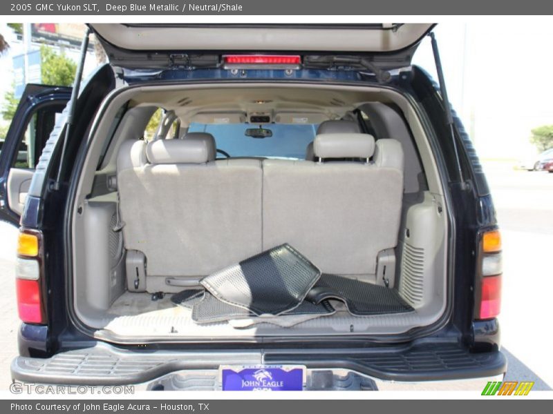 Deep Blue Metallic / Neutral/Shale 2005 GMC Yukon SLT