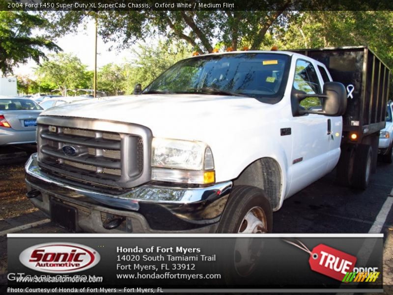 Oxford White / Medium Flint 2004 Ford F450 Super Duty XL SuperCab Chassis