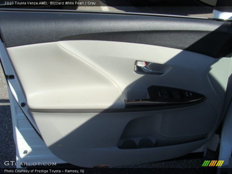 Blizzard White Pearl / Gray 2010 Toyota Venza AWD