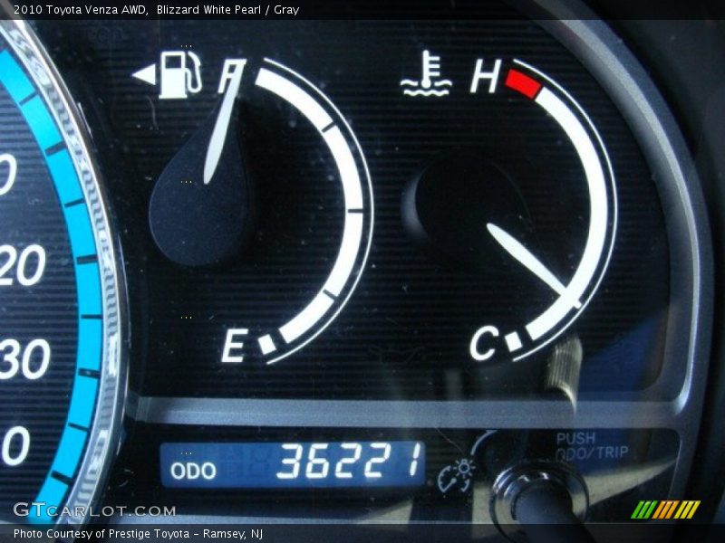 Blizzard White Pearl / Gray 2010 Toyota Venza AWD