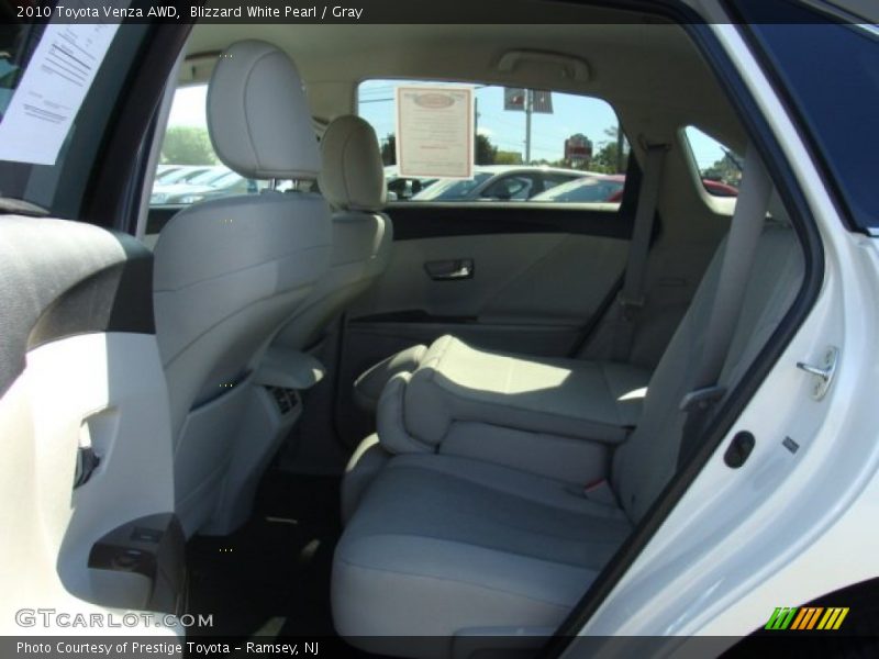 Blizzard White Pearl / Gray 2010 Toyota Venza AWD