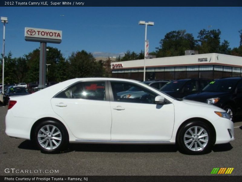 Super White / Ivory 2012 Toyota Camry XLE