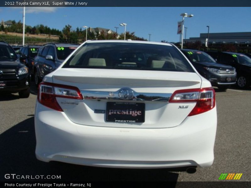 Super White / Ivory 2012 Toyota Camry XLE