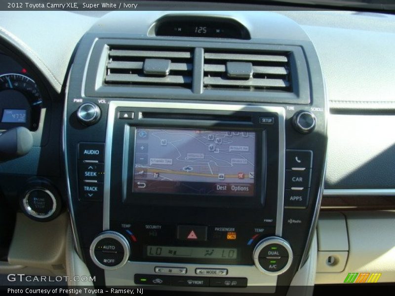 Super White / Ivory 2012 Toyota Camry XLE