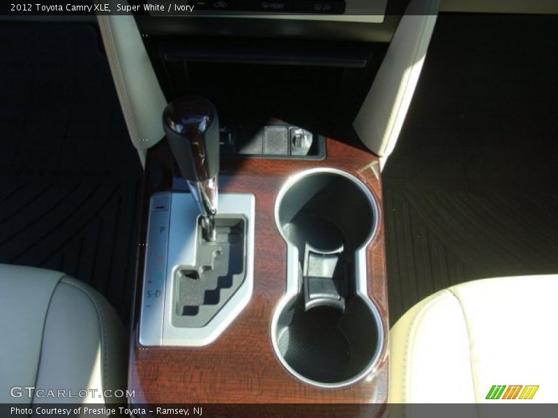 Super White / Ivory 2012 Toyota Camry XLE
