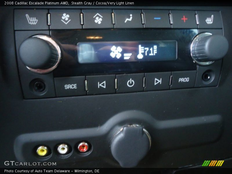 Controls of 2008 Escalade Platinum AWD